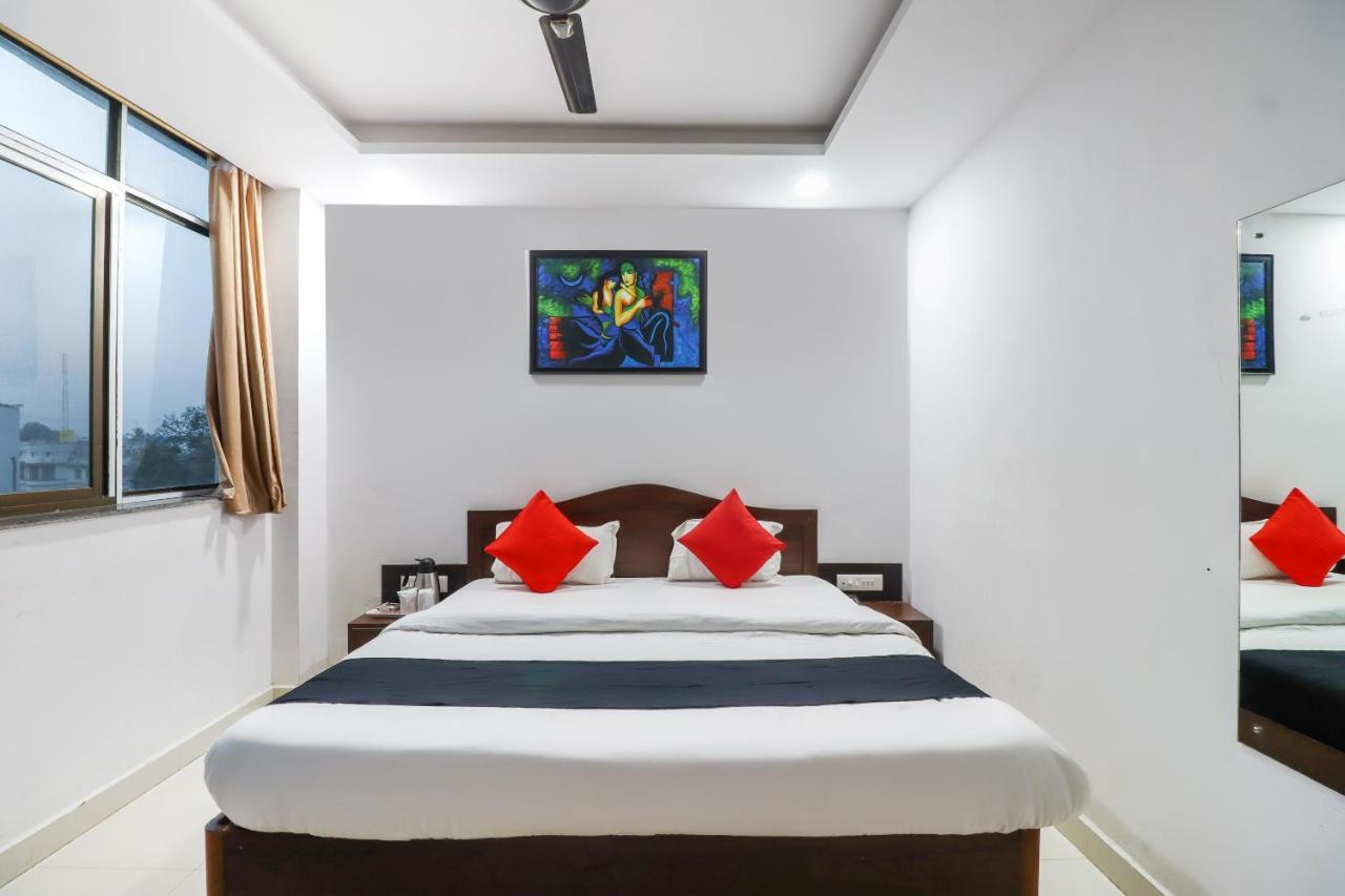 Capital O 70631 Hotel Dwarka International Darbhanga Екстер'єр фото