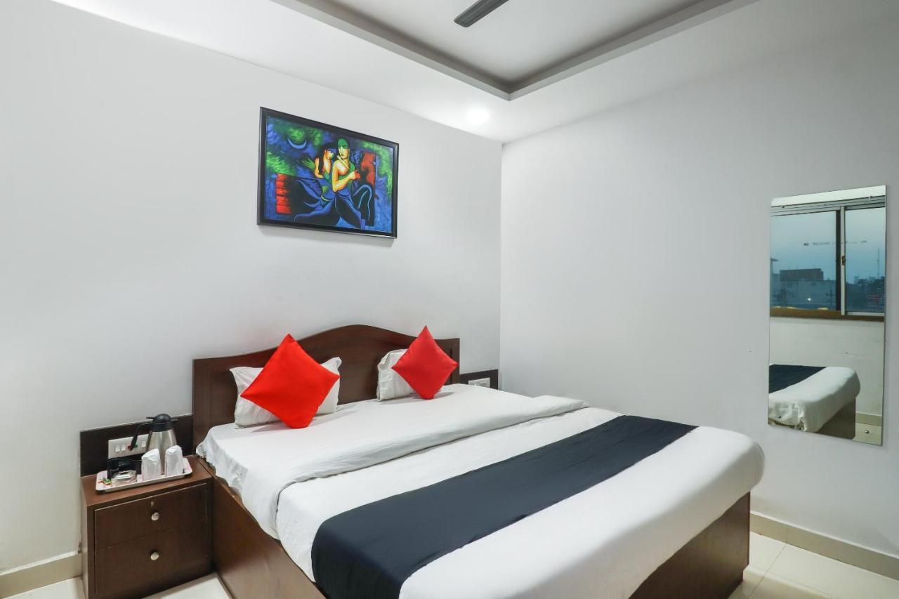 Capital O 70631 Hotel Dwarka International Darbhanga Екстер'єр фото